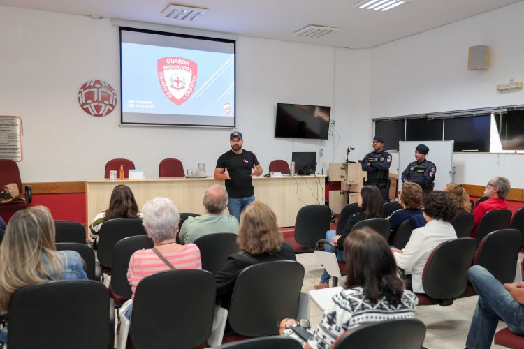 Guarda Municipal realiza atividades voltadas ao bem-estar da pessoa idosa em Londrina