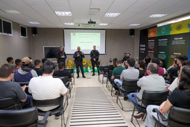 Guarda Municipal realiza palestra de Direção Defensiva em empresa da zona leste