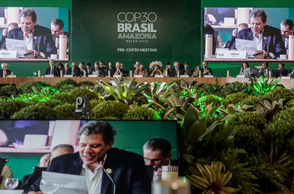 'Há um caminho para que as finanças sirvam à transformação ecológica que o mundo exige', diz Haddad