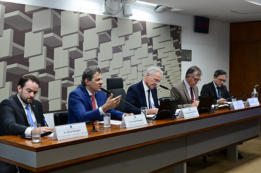 Haddad quer aprovação de isenção do IR para R$ 5 mil ainda este ano