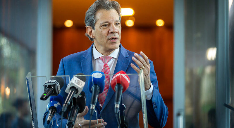 ‘Incluir o pobre no orçamento e o rico no imposto de renda segue como compromisso deste governo’