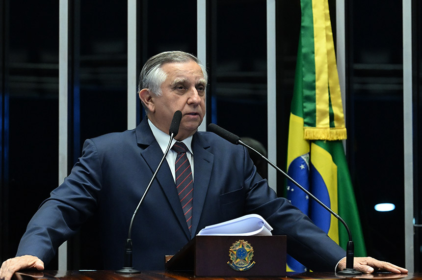 Em discurso, à tribuna, senador Izalci Lucas (PL-DF).