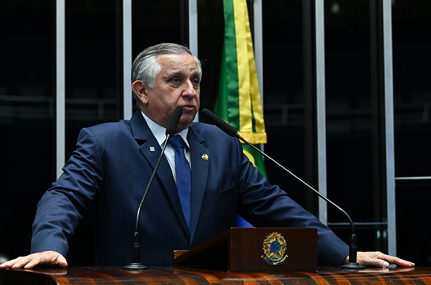 Em discurso, à tribuna, senador Izalci Lucas (PL-DF).