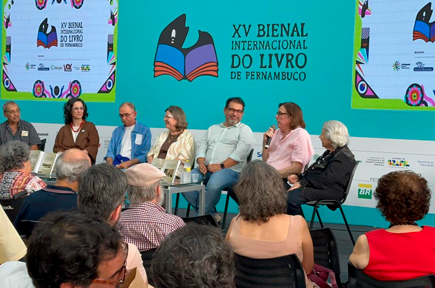 Livraria do Senado vendeu 7,8 mil livros na Bienal do Livro de Pernambuco