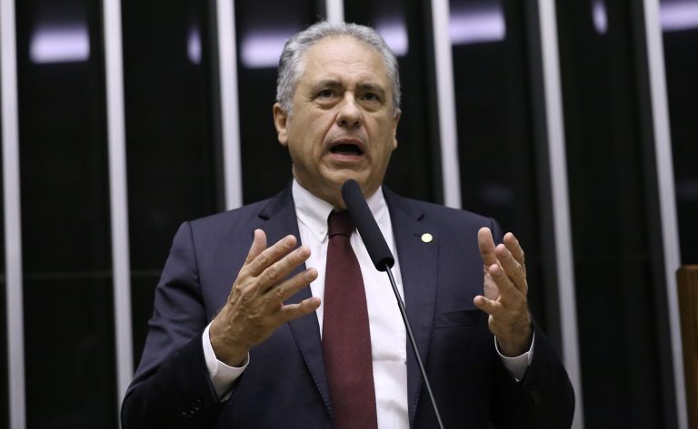 Discussão e votação de propostas legislativas. Dep. Carlos Zarattini (PT - SP)