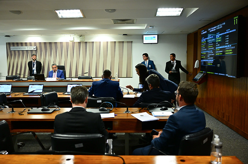 Novas regras para uso de cartões corporativos do governo vão à Câmara