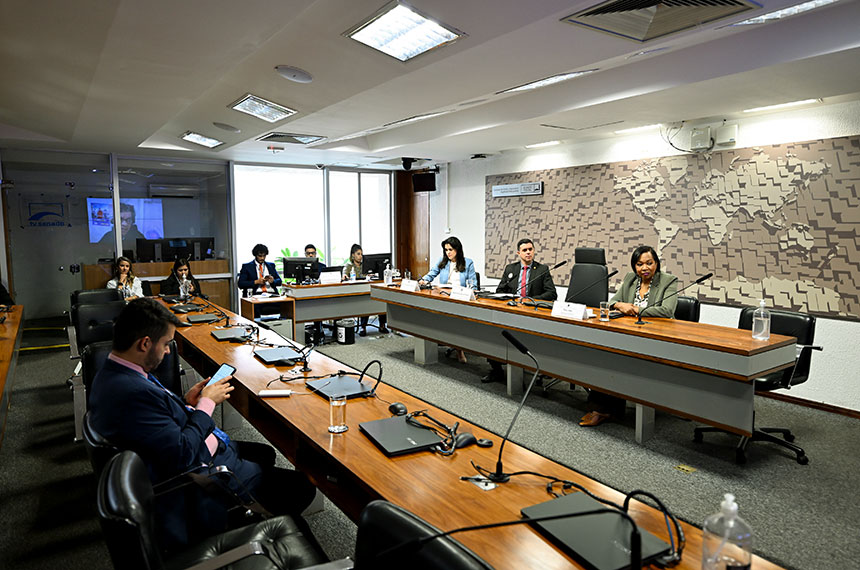 Pacto de prevenção ainda não é efetivo contra feminicídios, dizem debatedores