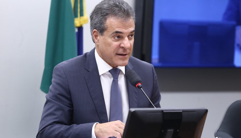 Participantes de seminário na Câmara apontam necessidade de correção dos tetos do MEI e do Simples – Notícias