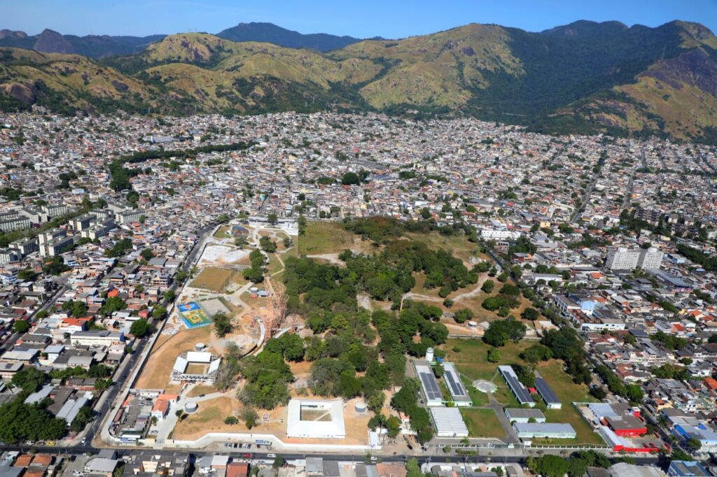 Prefeitura formaliza compra de terreno do Exército e vai duplicar o Parque Realengo Susana Naspolini