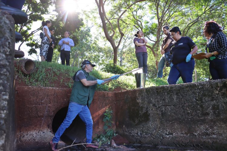Prefeitura intensifica fiscalização de despejos nos lagos Igapó e Norte