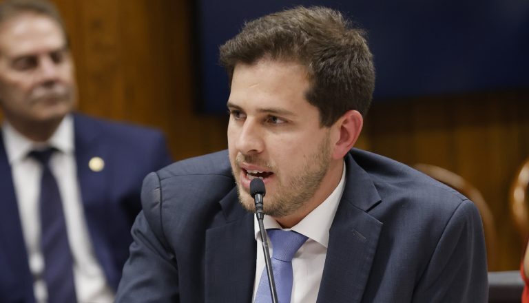 Relator propõe ampliar licença-paternidade com pagamento pelo INSS; ouça – Notícias