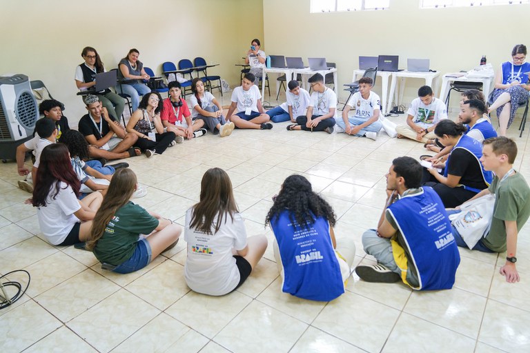 Segundo dia da conferência de meio ambiente infantojuvenil debate desafios ambientais