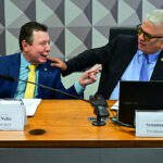 Senado analisa medida provisória que zera taxa de R$ 52 para taxistas