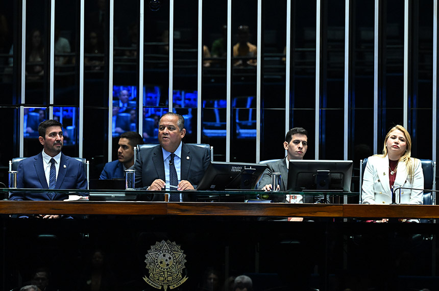 Senado homenageia os 35 anos da Universidade Estadual do Tocantins