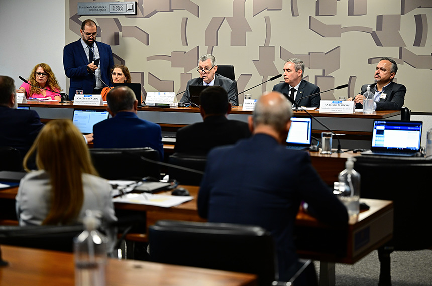 Senadores cobram agilidade na regulamentação do mercado de carbono