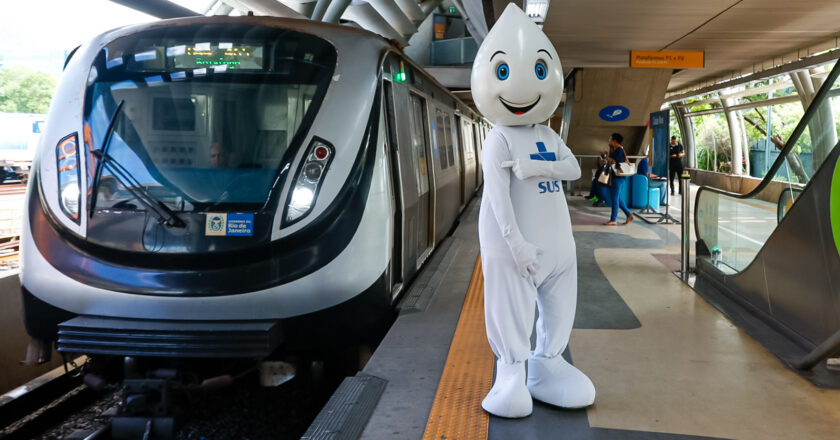 Três estações do metrô recebem pontos de vacinação nesta quarta-feira