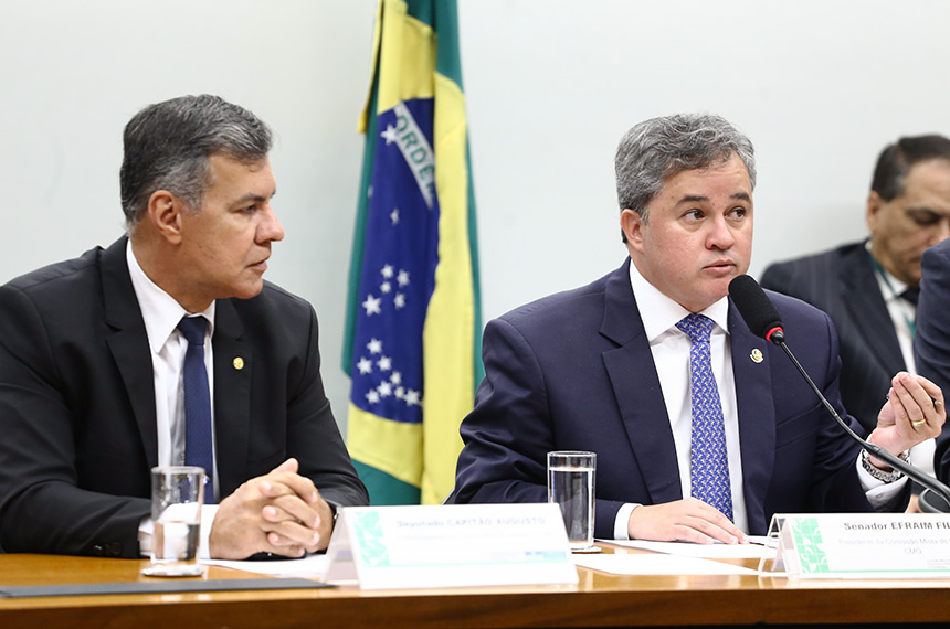 Votação da LDO na Comissão Mista de Orçamento fica para esta quarta-feira
