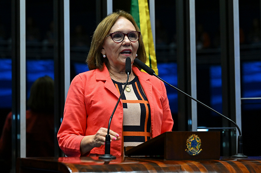 Em discurso, à tribuna, senadora Zenaide Maia (PSD-RN).