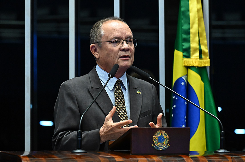 Senador Zequinha Marinho (Podemos-PA) em discurso à tribuna.