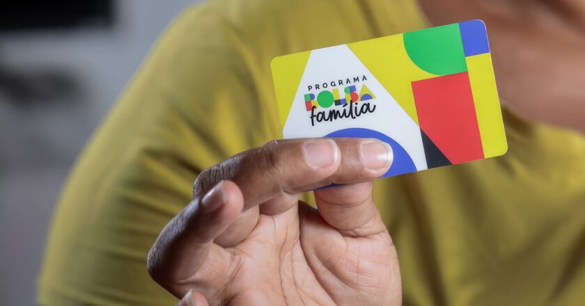 Más de 43 millones de brasileños dejan umbral de la pobreza en junio