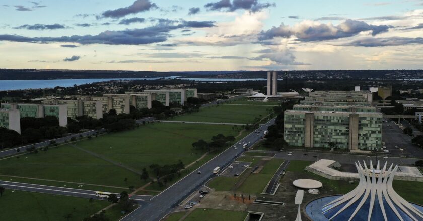 Servidores federais e governo não têm acordo para reajuste de 2024