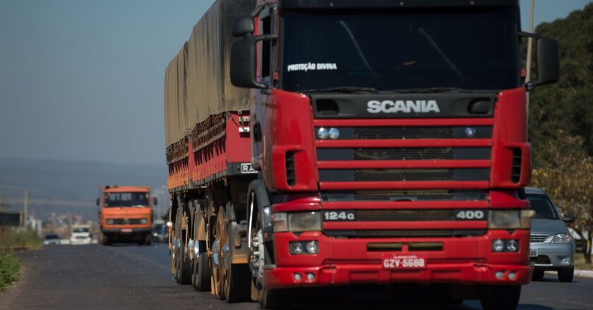 Argentina e Uruguai facilitam fluxo de cargas com destino ao RS