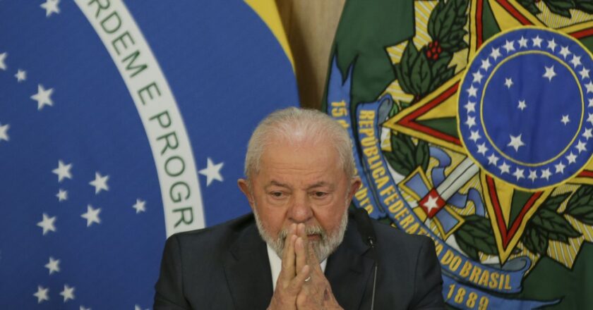 Estado tem que ser o necessário para induzir desenvolvimento, diz Lula