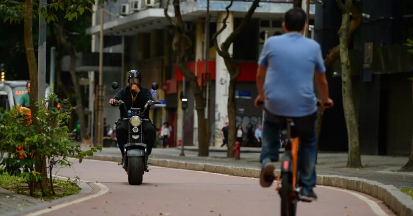 Definir locais de circulação de ciclomotores caberá a cidades
