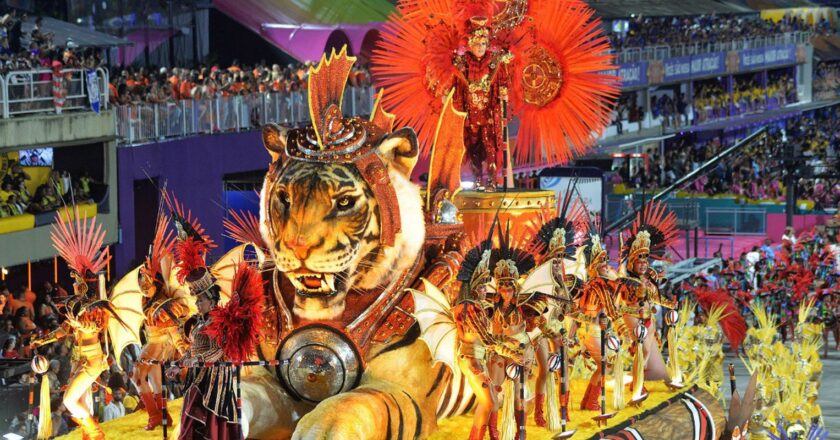 Livros inspiram enredos de escolas de samba do Rio no carnaval de 2024