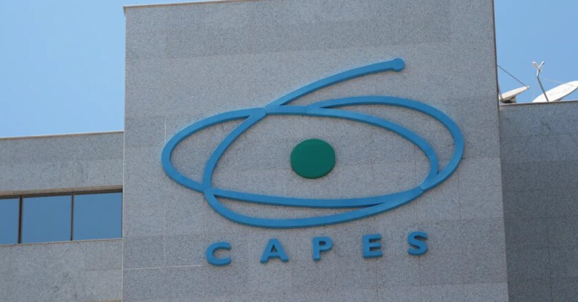 Bolsas de pesquisa terão reajuste de 25% a 200%