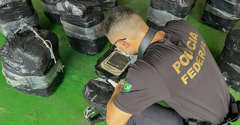 PF e Receita apreendem 1,5 tonelada de cocaína a bordo de navio