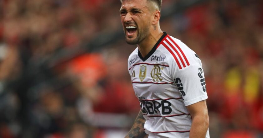 Copa do Brasil: Fla derrota Athletico por 2 a 0 e avança para quartas