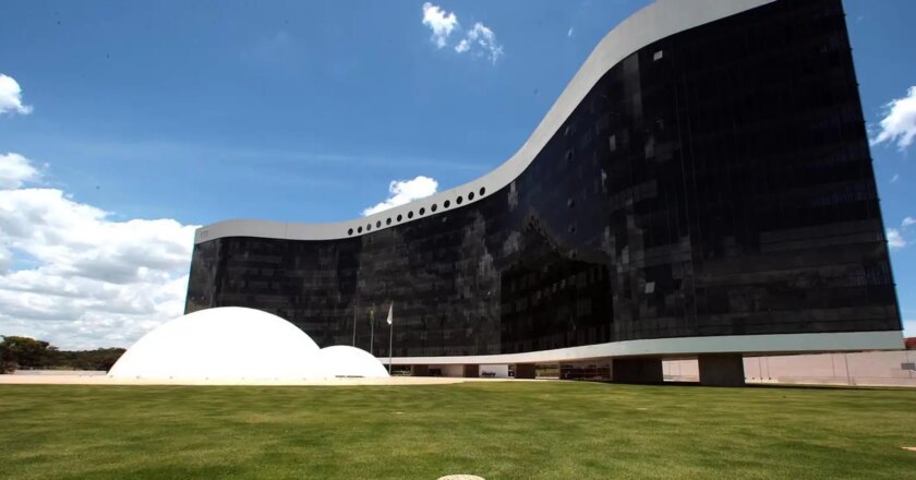 TSE cassa prefeito em Santa Catarina e torna Hang inelegível