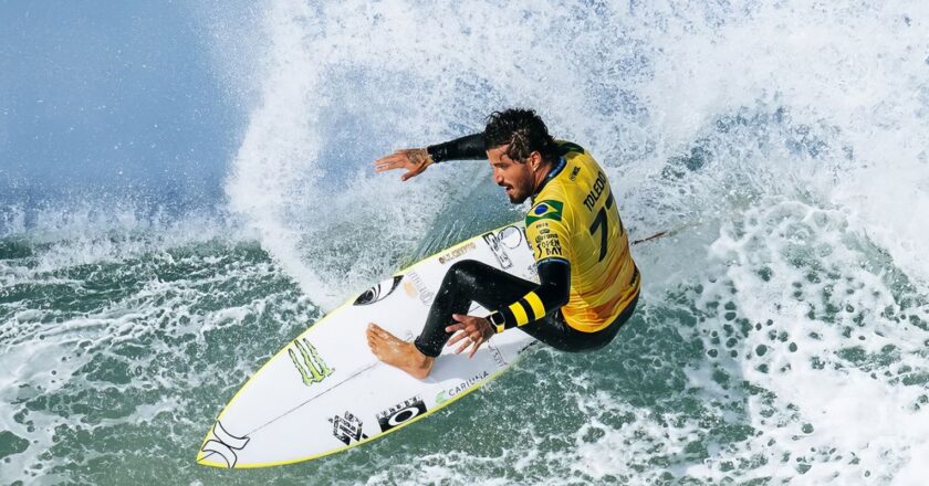 Surfe: Filipinho é tricampeão na África do Sul e carimba vaga em Paris