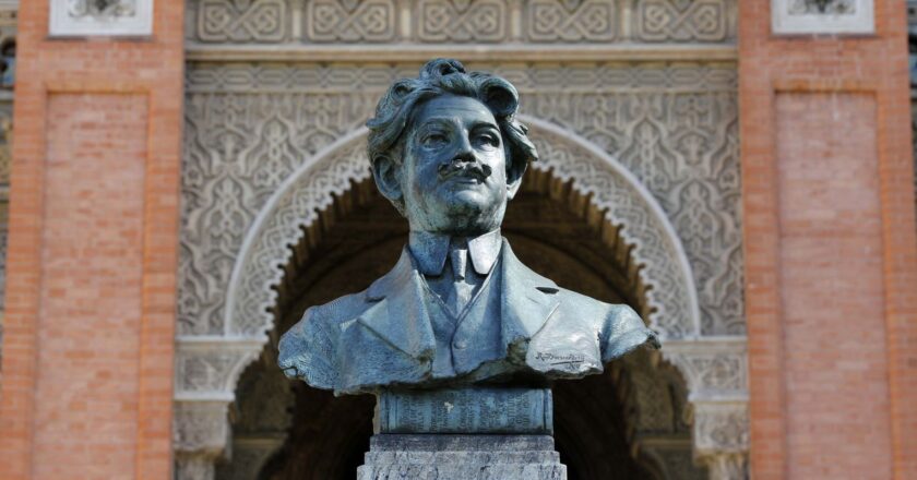 Fiocruz assina acordo para produzir medicamento para hepatite C