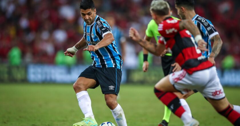 Grêmio recebe Flamengo em jogo de ida da semifinal da Copa do Brasil