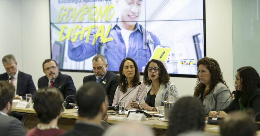 Governo vai ouvir sociedade para definir estratégia de digitalização