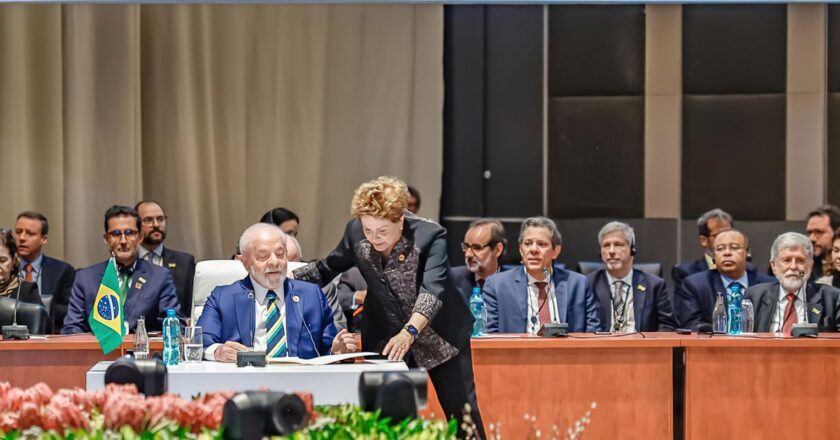 Lula afirma que una moneda para los Brics reducirá vulnerabilidades