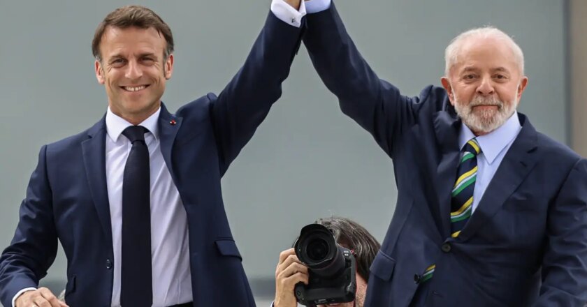 Macron chega ao Planalto para último dia de agenda no Brasil