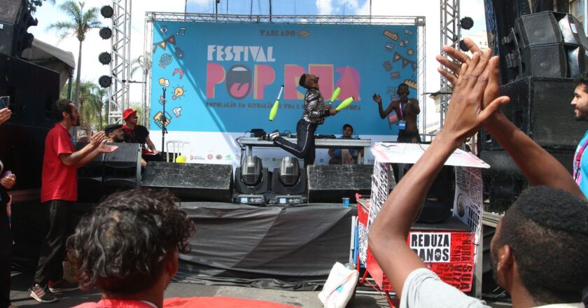 Evento em SP celebra arte produzida por moradores em situação de rua