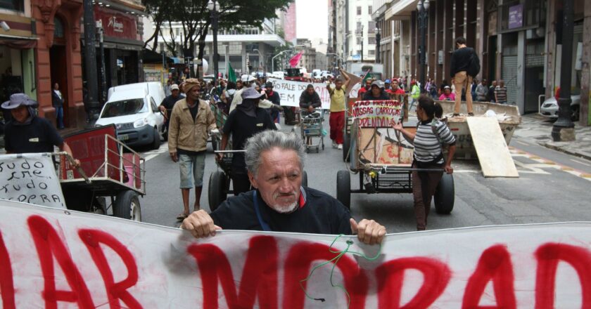 Estereótipo da pessoa em situação de rua precisa acabar, defende líder