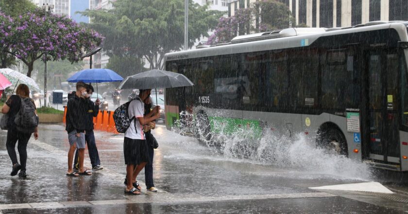 Ciclone extratropical intensifica chuvas no sul do país