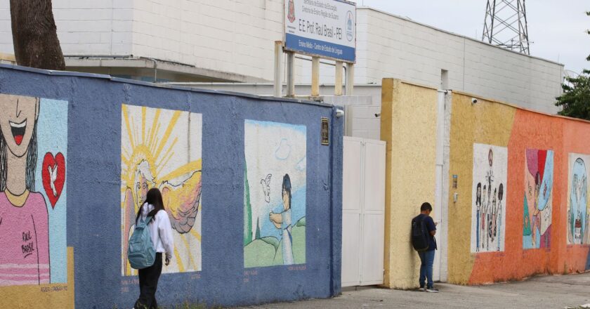 Diretores de escolas estaduais: cai número de contratado por indicação