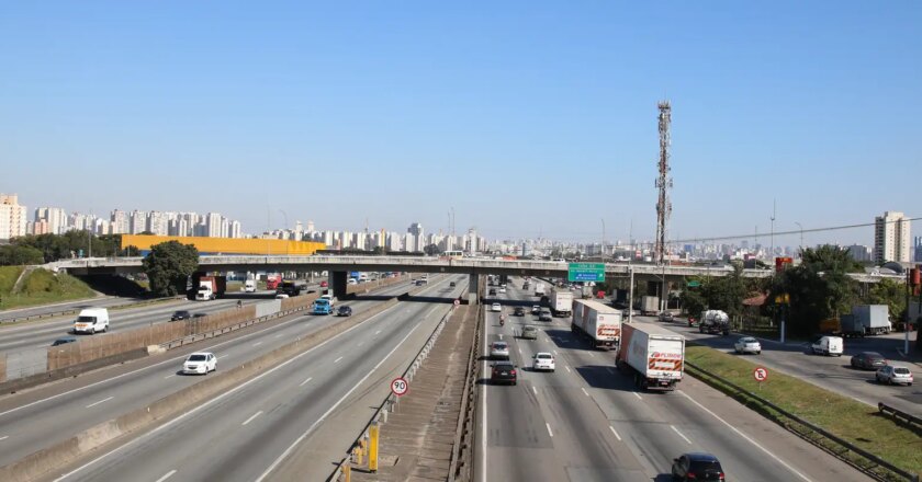 PAC prevê mais de 300 obras em rodovias e ferrovias