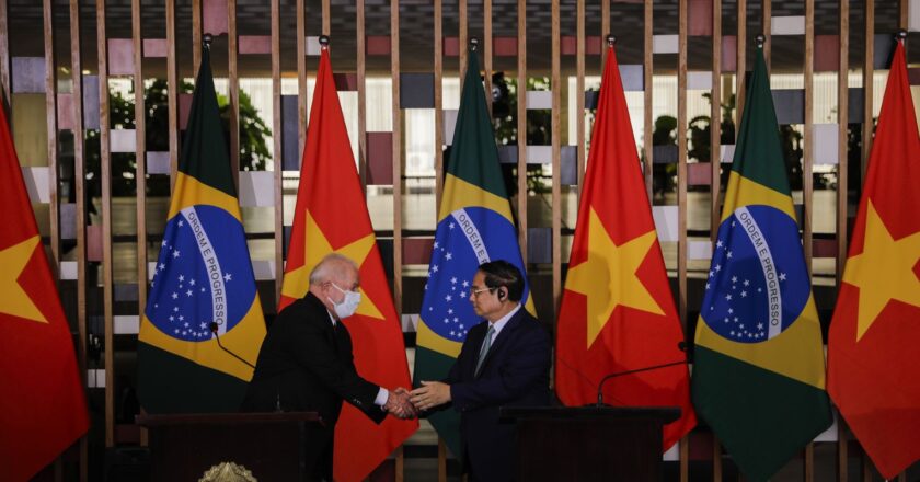 Lula firma con Vietnam acuerdos en defensa, educación y agricultura