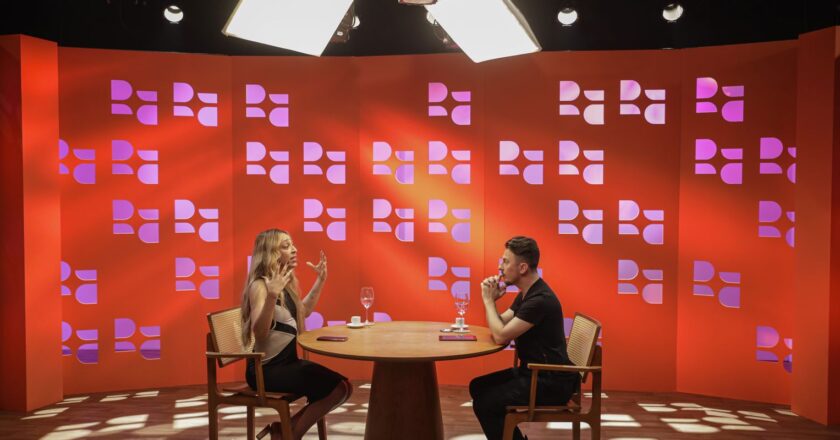 Em programa da TV Brasil, Erika Hilton relata violência no Congresso