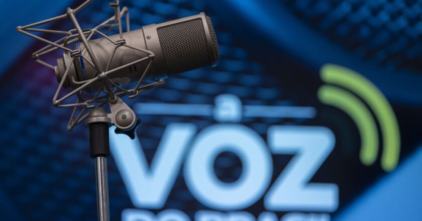 Aos 88 anos, Voz do Brasil atrai novos ouvintes e mantém público fiel