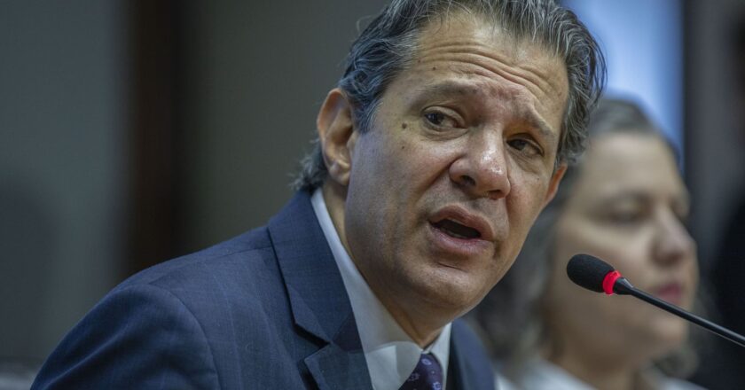 Caminho está pavimentado para queda da Selic, diz Haddad