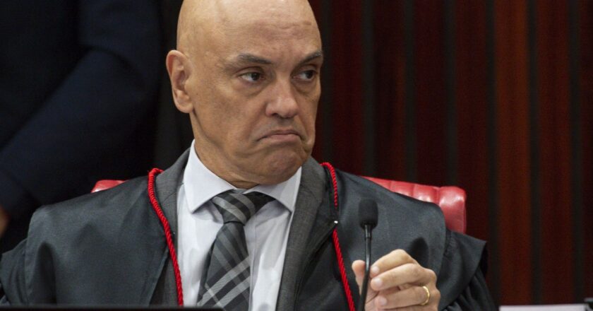Moraes multa Monark em R$ 300 mil por descumprimento de decisão