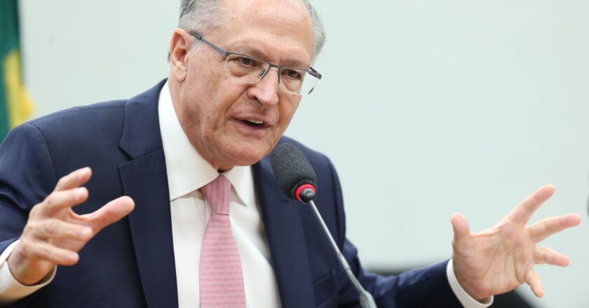 Meta fiscal de 2024 está em discussão e não foi definida, diz Alckmin